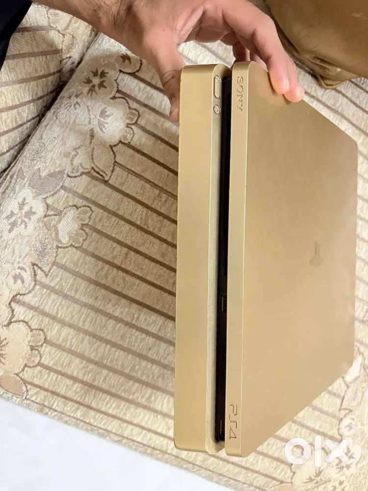 Playstaion 4 1tb gold edition