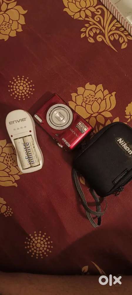Nikon Coolpix Digital Camera Bundle – Excellent Condition!