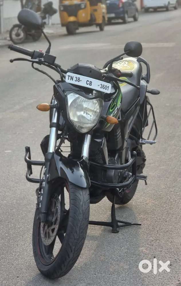 Yamaha fz v 1 2015 model black and green low km low usage excellent co