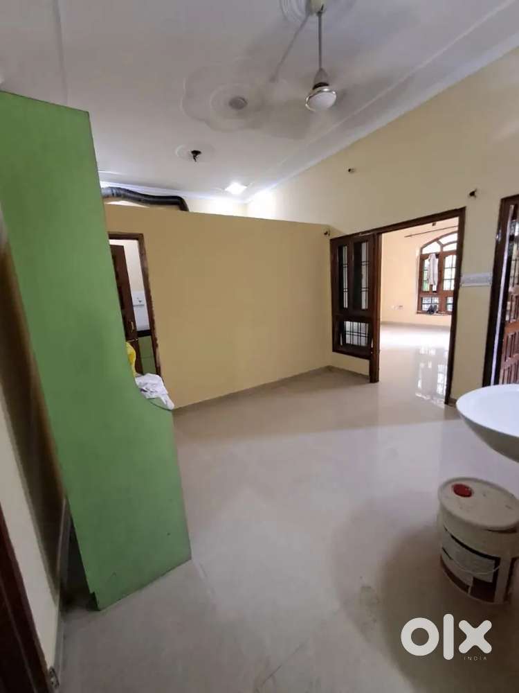 2BHK ,Room Available for Girls/Boys/Family