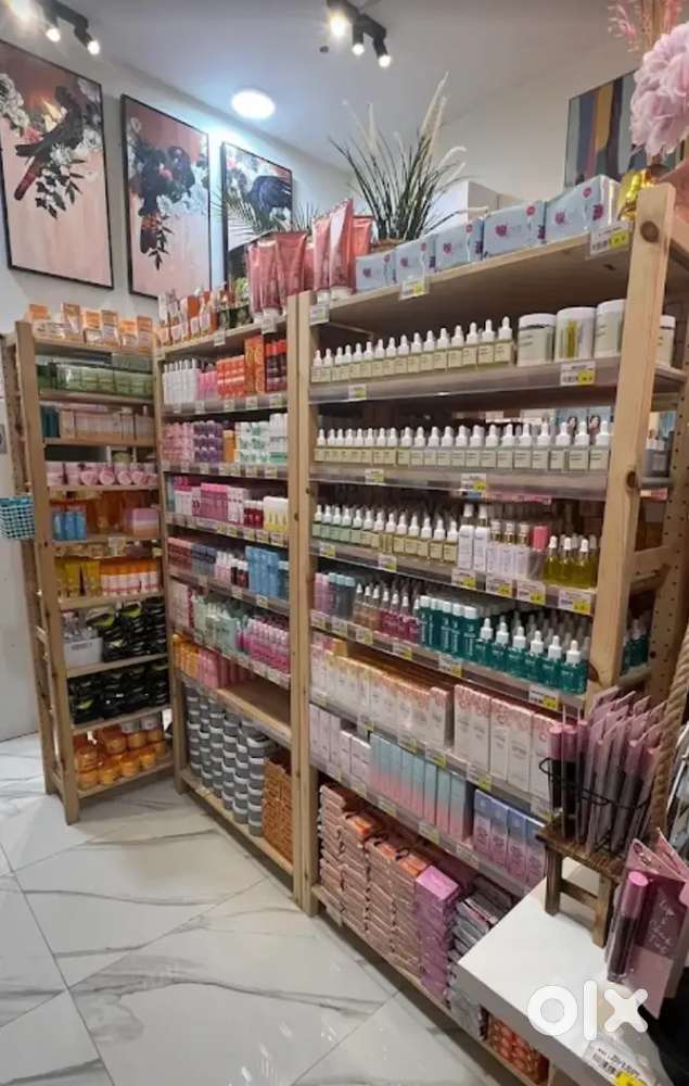 Looking for female sales girl