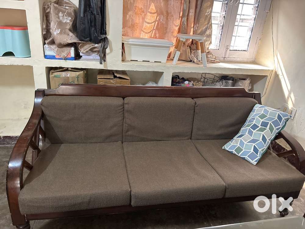 Sagwan wood five seater sofa with centre table