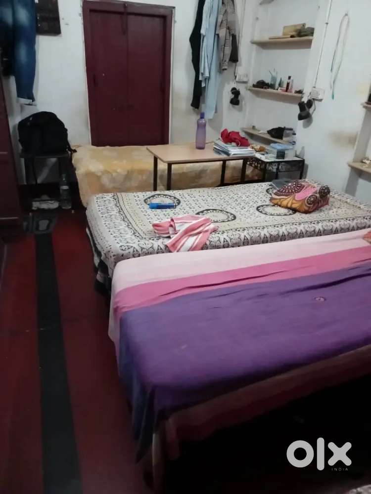 Male PG near Hedua Park