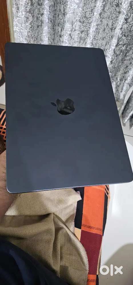 Macbook Air M3 13 inch