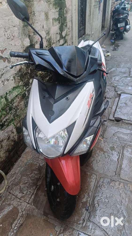Yamaha Cygnus Ray ZR