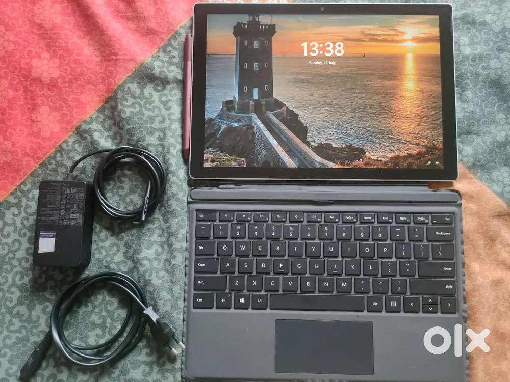 Microsoft Surface Pro 7 2-in-1 Laptop