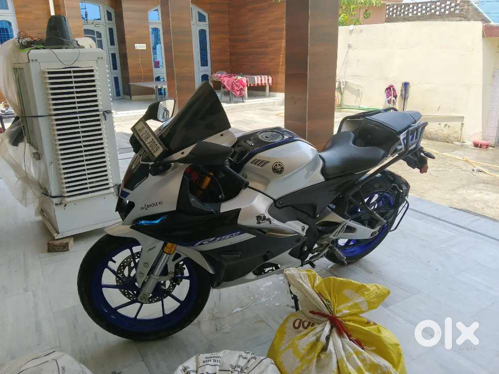 R15m good condition not even a single stunt on this bike fully smooth