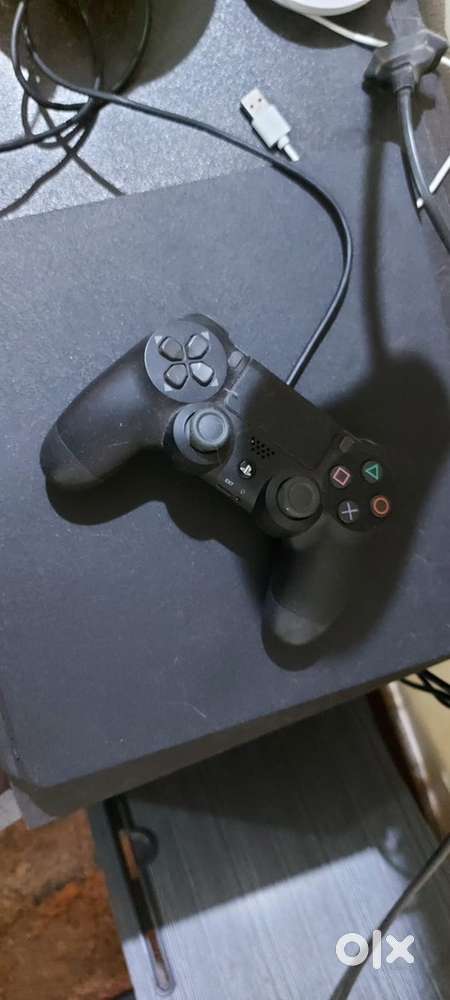 Play station 4. 1 TB PS4