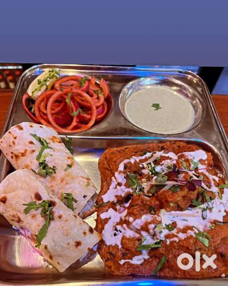 Indian all rounder Cook aur 1 Helper bartan dhone ke liye