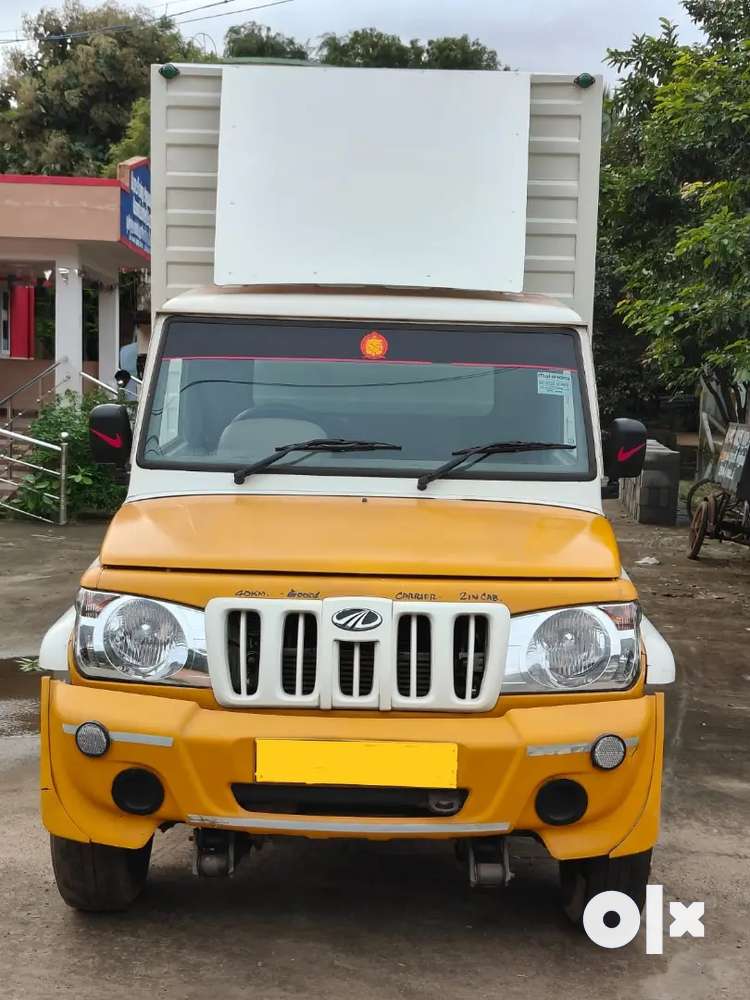 Mahindra Bolero truck