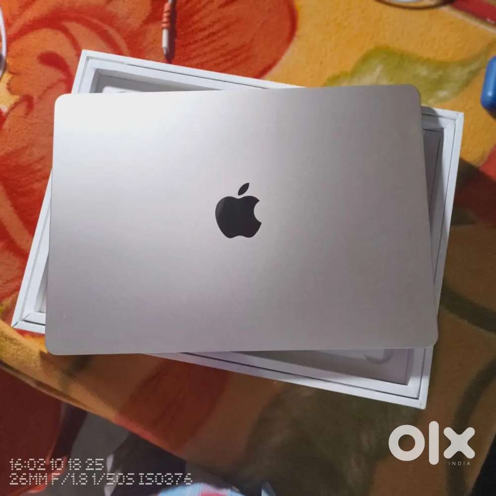 Mac book air M2 -2022-8gb/256gb