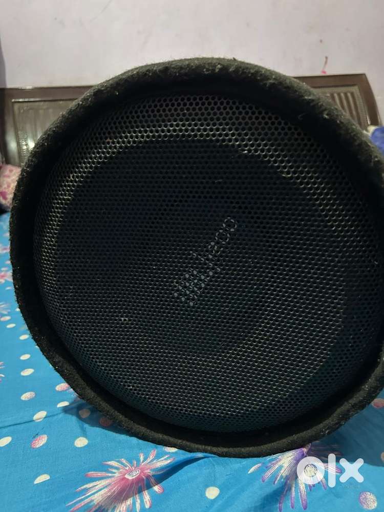 JBL Bass Tube. 1200