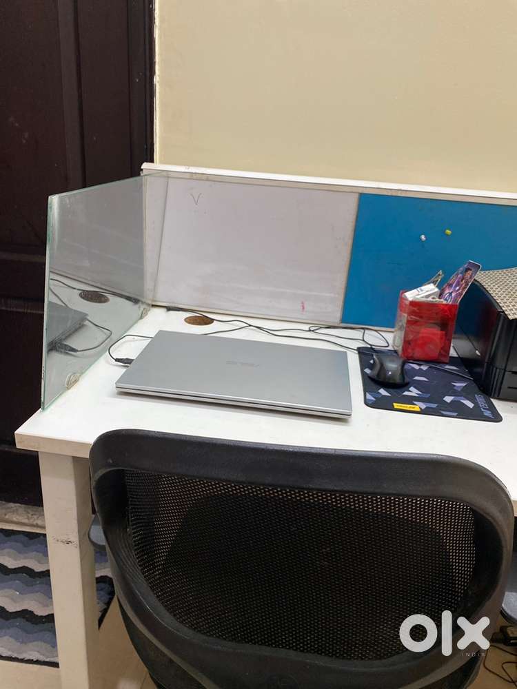 Female Staff Required for Online E-Commerce Store