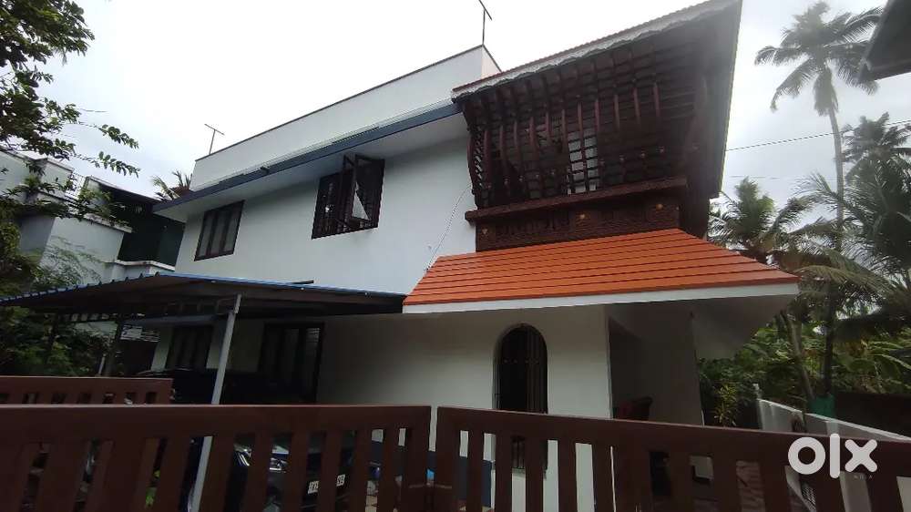 House for sale peroorkada kudappanakunnu (Price negotiable )
