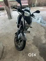 Bajaj pulsar 200ns white colour