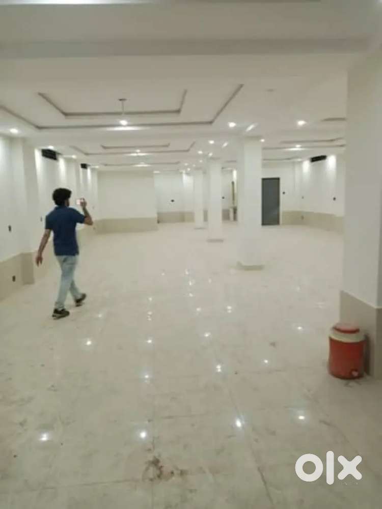 Road touch basement on rent