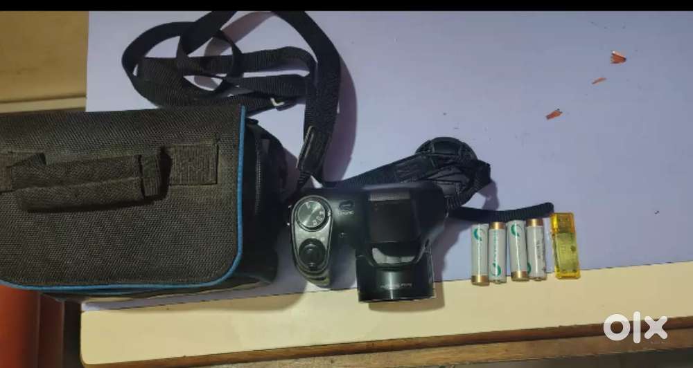 Camera SONY DSC H200