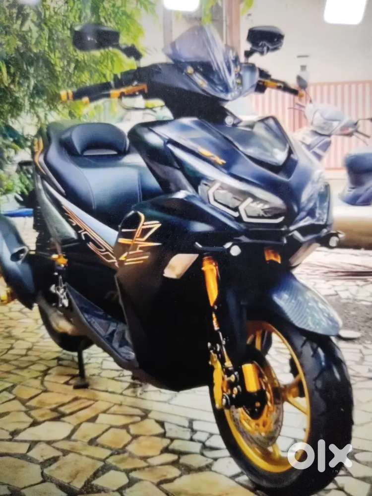 Aerox carbon fiber India' fastest with 2L worth accessories