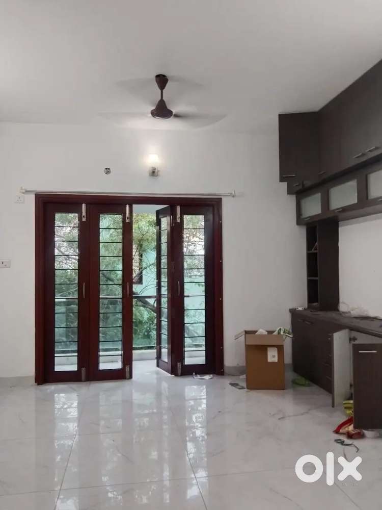 T Nagar 3 BHK flat 1450 Sqft. 1st floor Rent Rs 35k Advance 6 months