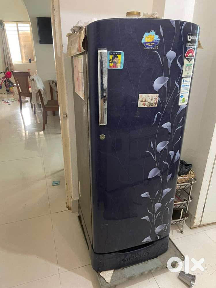 Samsung fully functional fridge along with stand