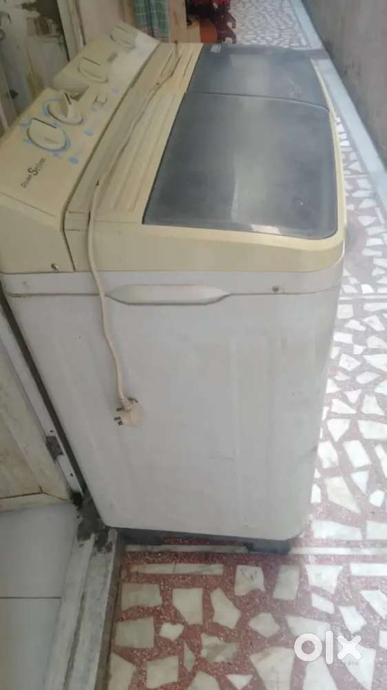 Samsung Semi Automatic Washing machine