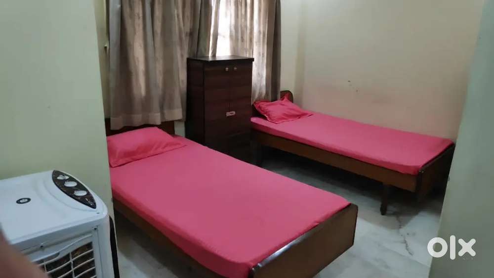 Boys And Girls Pg Sharing Rooms Nearby Genda Circle, Railway station
