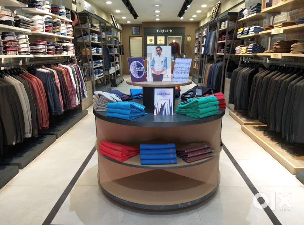 1700 sqft showroom at Main market