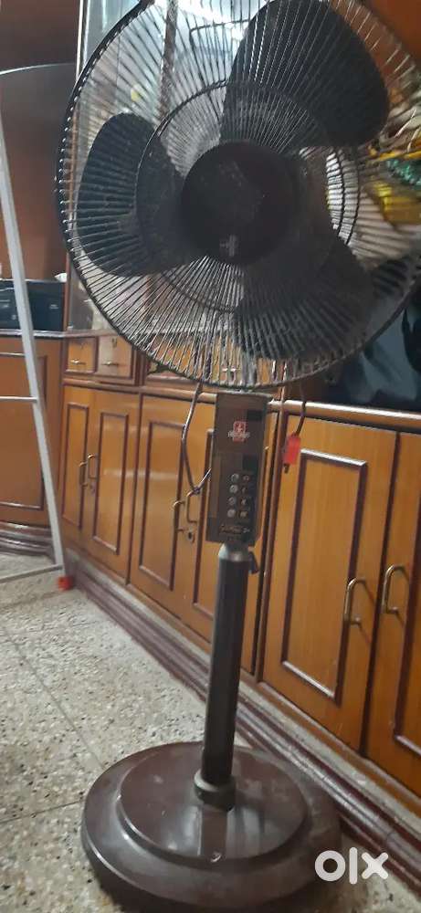 Anchor stand fan