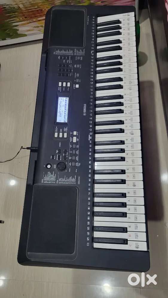 Yamaha PSR E373