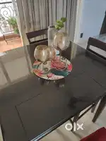Home centre dining table