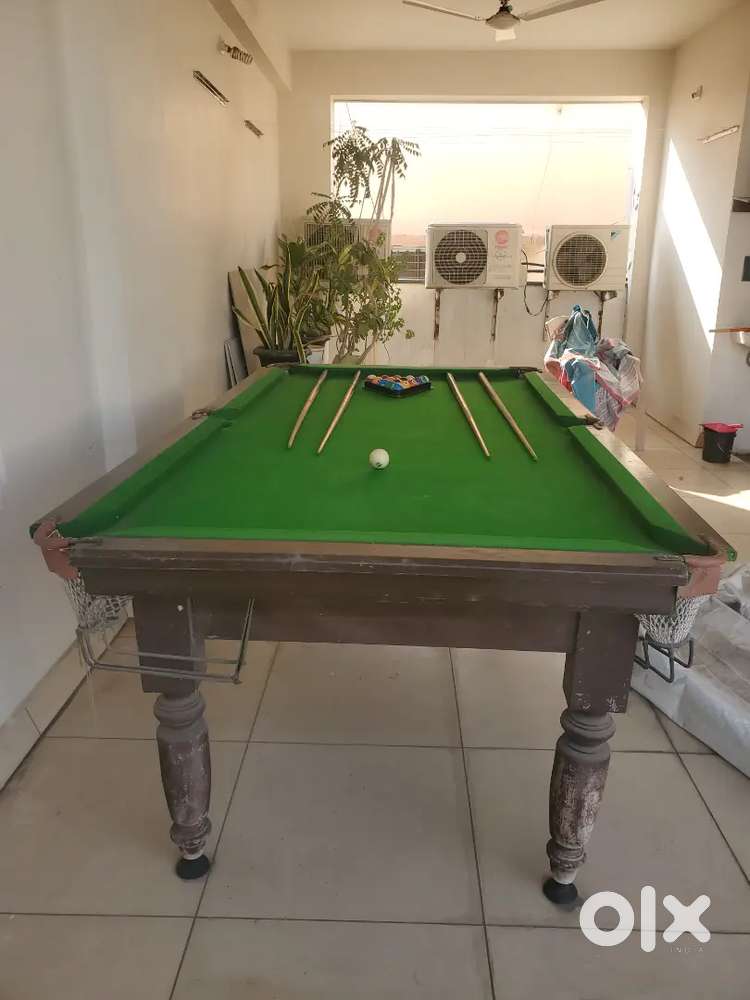 Amazing pool table