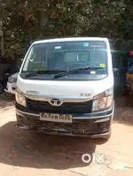 111 TATA INTRA V10 1833