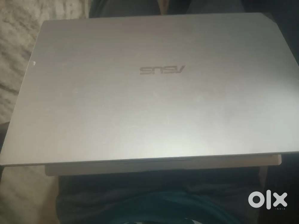 Asus laptop with i5 internal 256+1tb