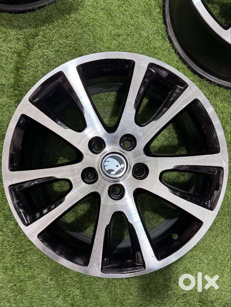 SKODA ALLOY WHEELS (SET OF 4) 16 INCHES GOOD CONDITION