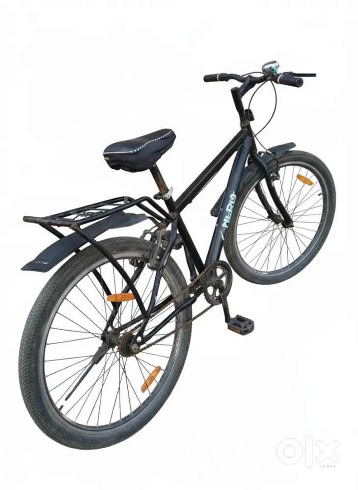Hero ki cycle hai uska bechna hai kisko hona to message karoo