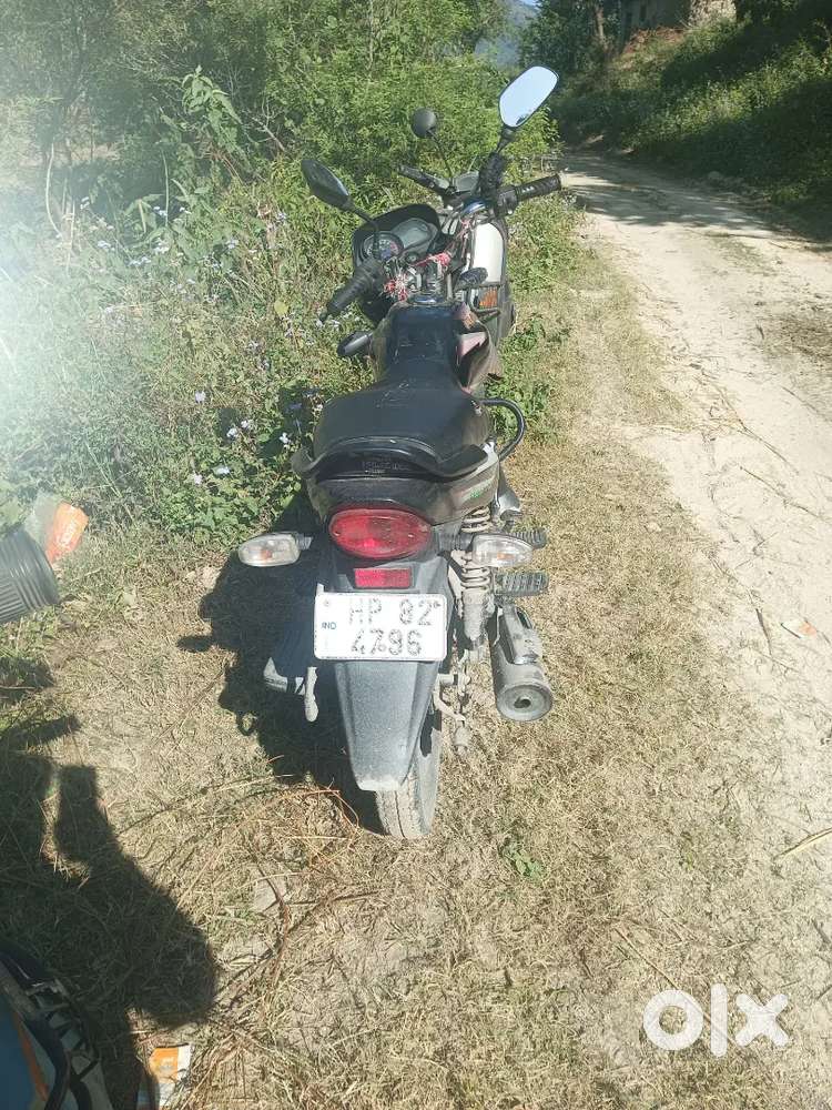 Muje skuti leni hai tabi bike sale kar rha hu 2019 model hai chali sir