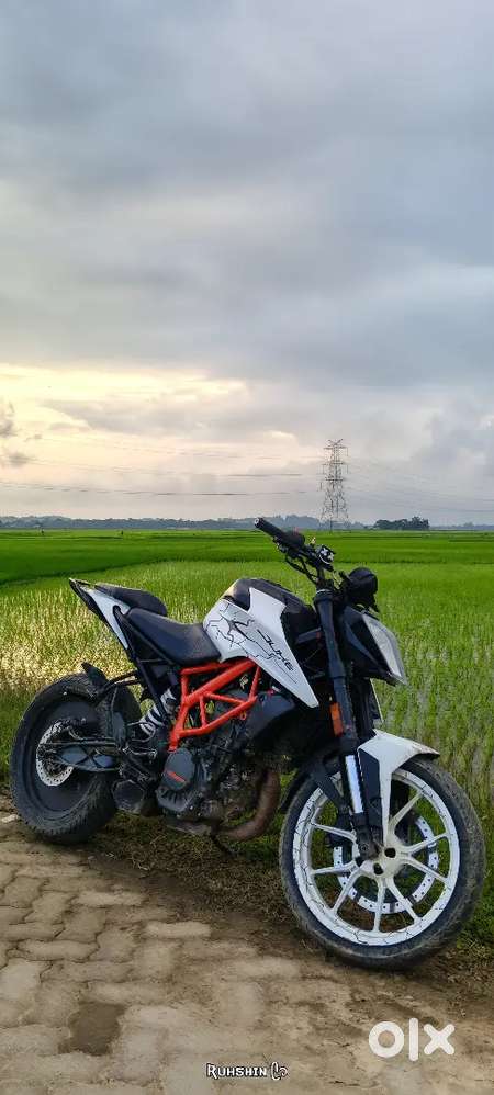 DUKE 125 .. ENTIRE MODIFIED IF ANY ONE INTERESTED..DM ME