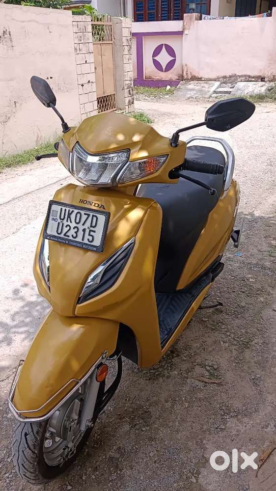 Honda Activa 6g yellow colour