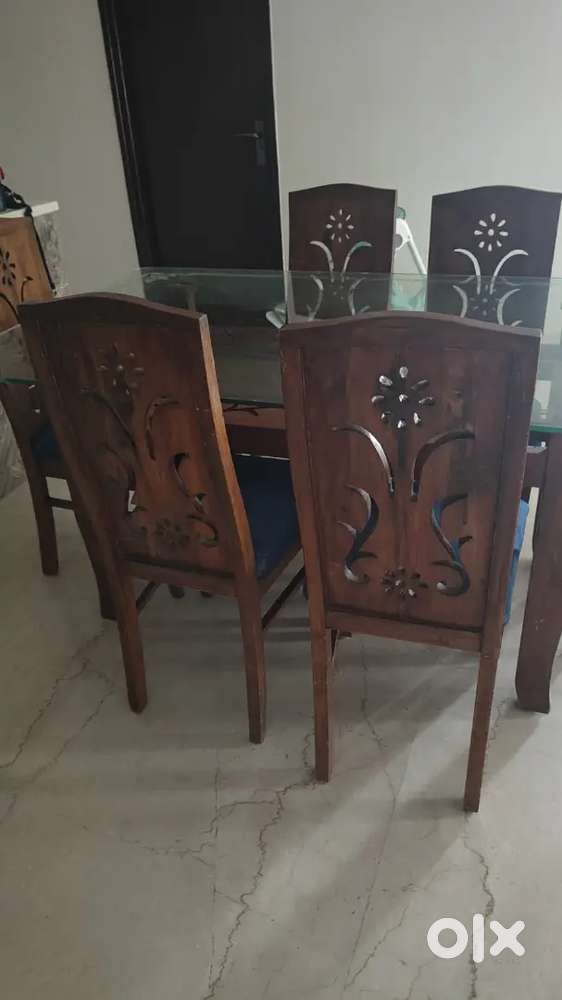 6 seater dining table & chairs set for 10000