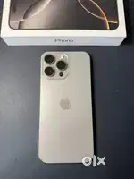 iPhone 16 Pro Max 256GB  I AppleCare+ till Nov 2026 I 3 Apple Covers