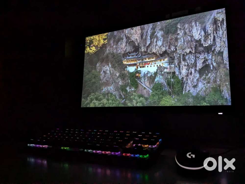 Entry level gaming pc set.