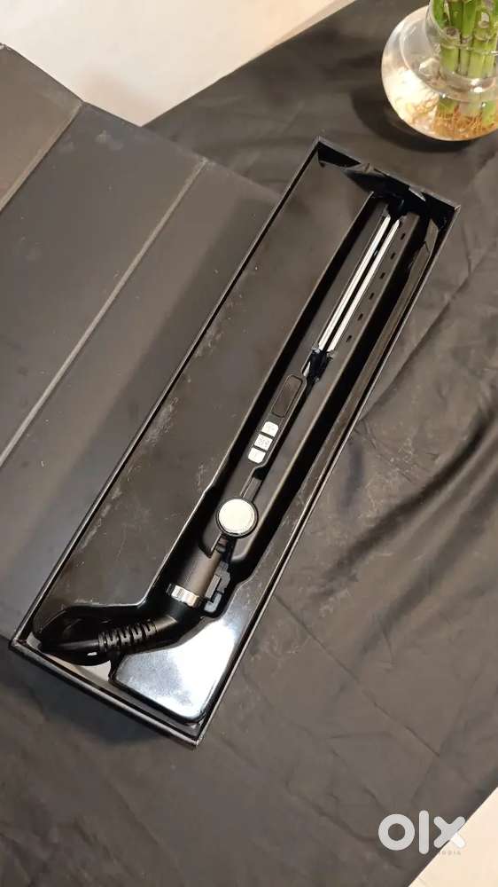 Vega Professional Titanium Magic Hair straightener excellent condition