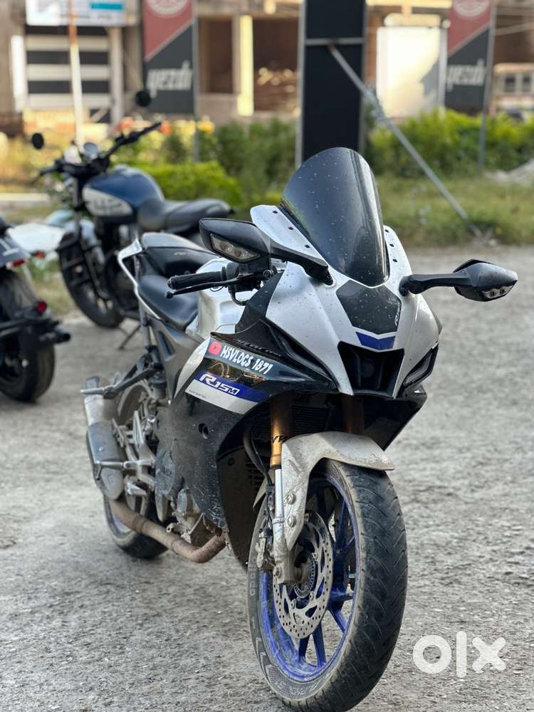 I give my all after market accessories with the bike