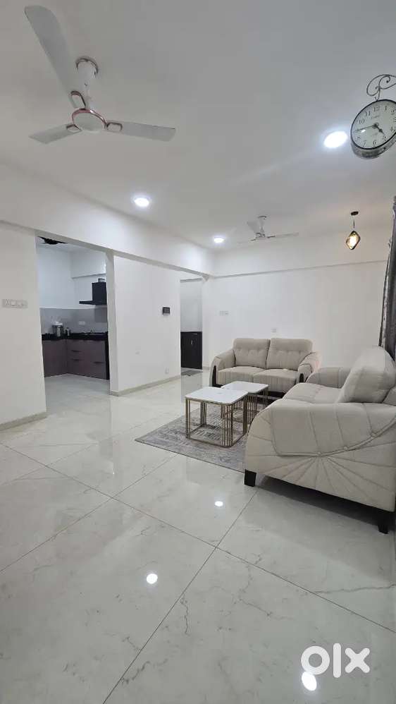 3 bhk fully furnished luxury flat for rent Magarpatta chowk prime locn
