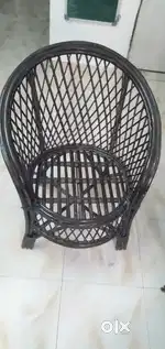 Cane 4 chair with center tebel.