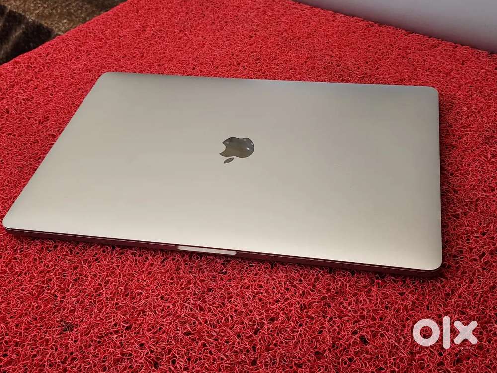 Apple Macbook Pro 32gb Ram i7 512gb SSD 5.5GB GRAPHIC 15INCH TOUCHBAR