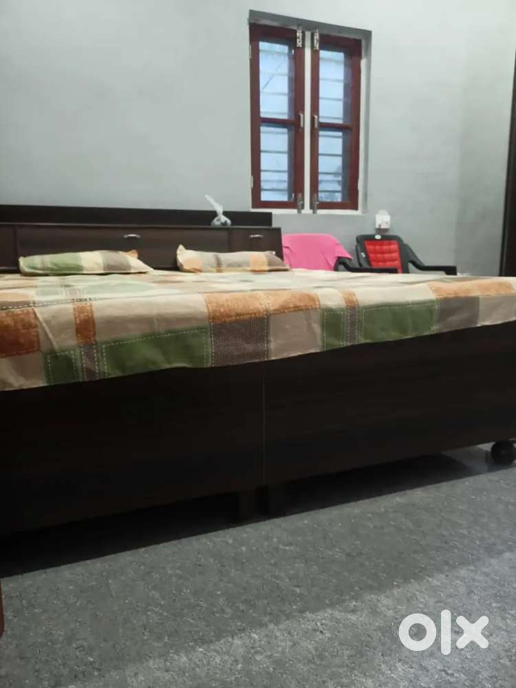 Room for rent on secret waterfall road, Tapovan