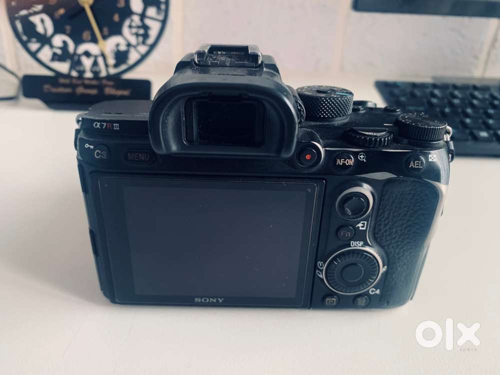 Sony a7 R3 42 Megapixel Full Frame  50 mm 1.8 Sony  lans