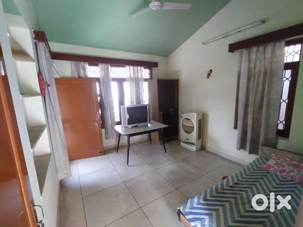 Vaishali, Full Furnished 1RK for service class Male only,