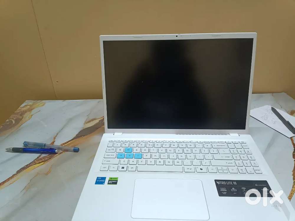 Acer nitro v lite 16 i5 13 gen 13420h rtx 4050 165hz display